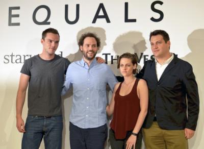 同等族群剧照的剧照