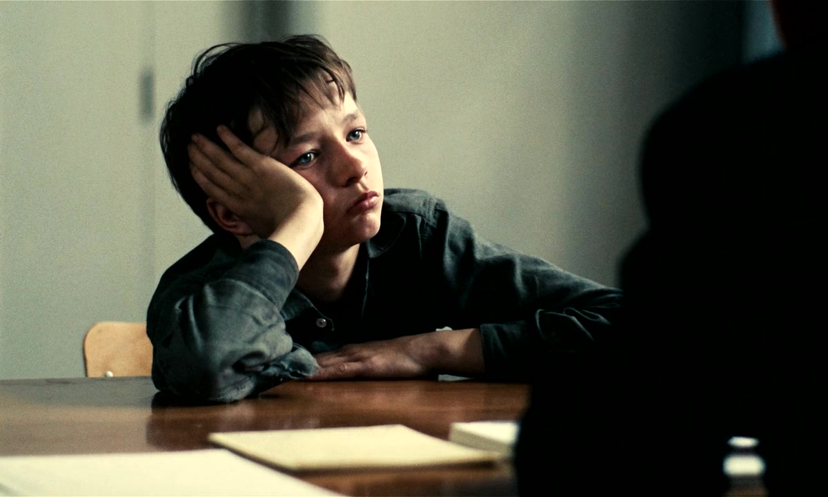 小孩与鹰剧照的剧照