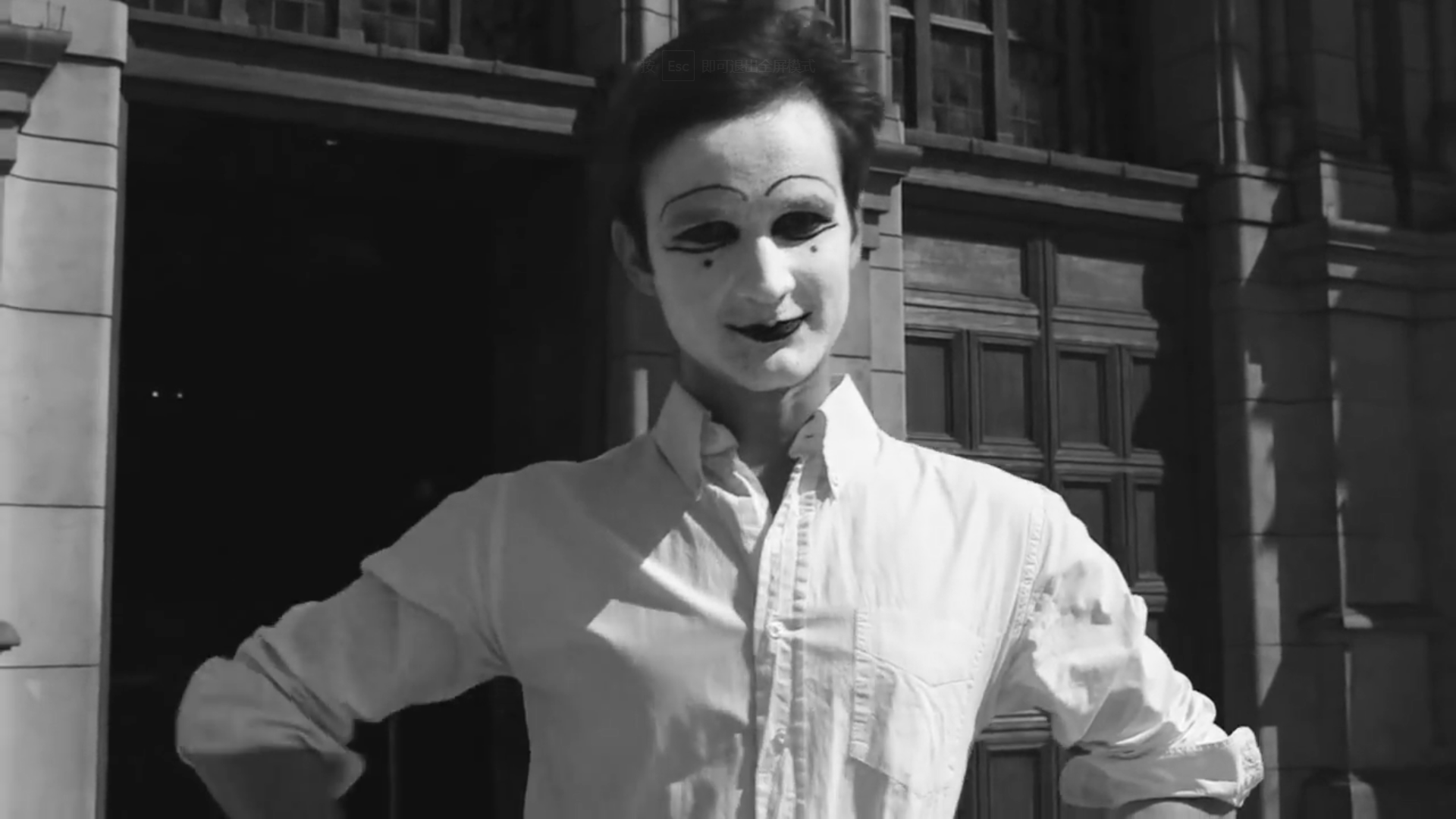 大卫鲍伊 is 正在进行剧照的剧照