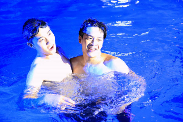 泳队惊魂剧照的剧照