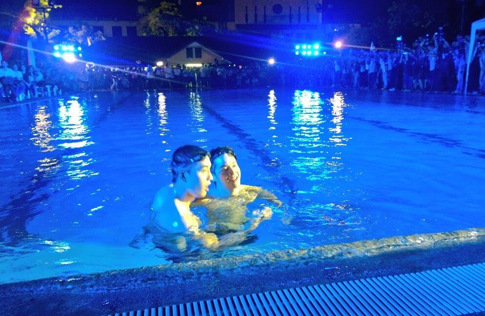 泳队惊魂剧照的剧照