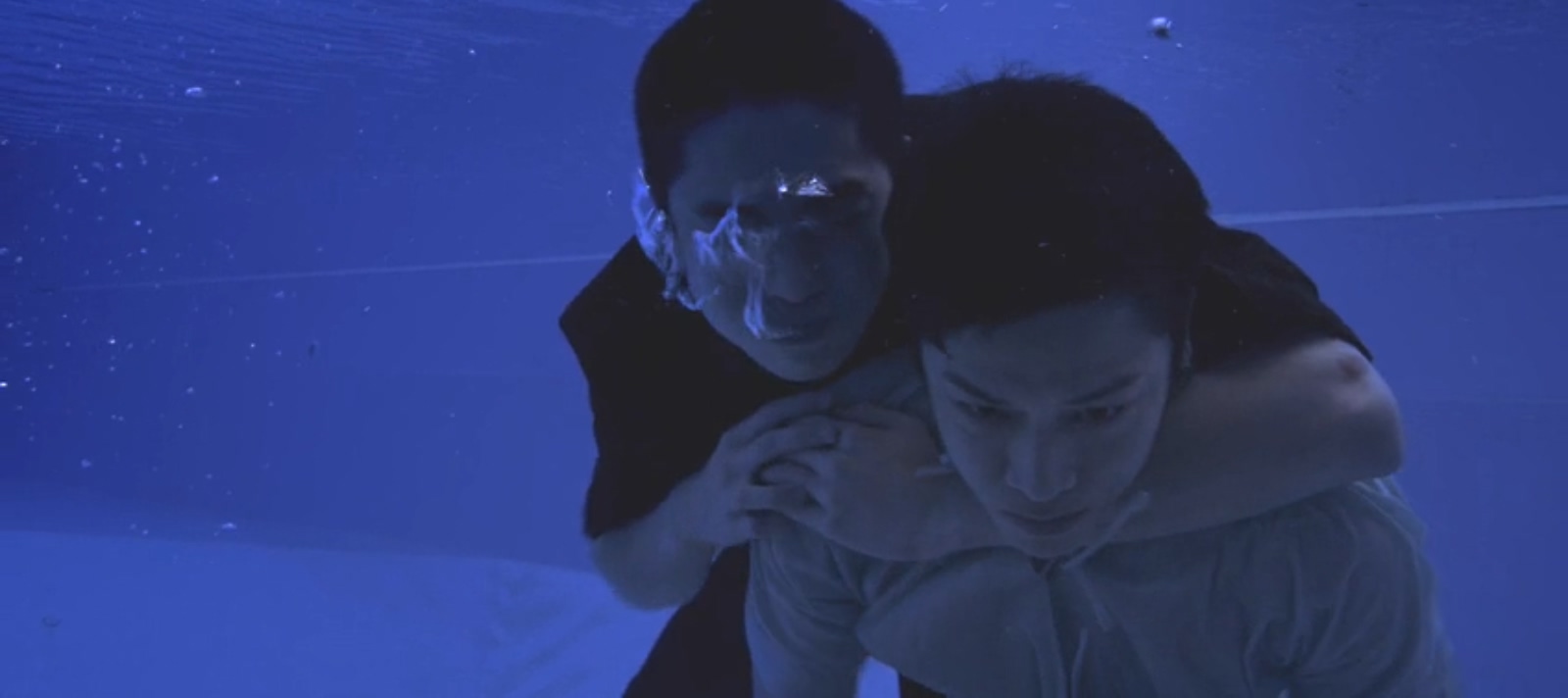 泳队惊魂剧照的剧照