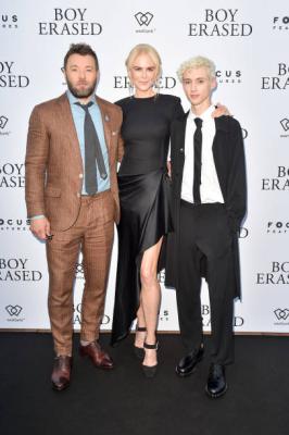 被抹去的男孩剧照的剧照