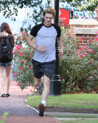 被抹去的男孩剧照的剧照