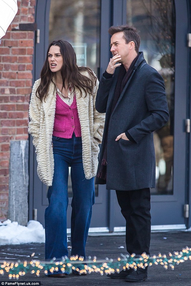 附属美丽剧照的剧照