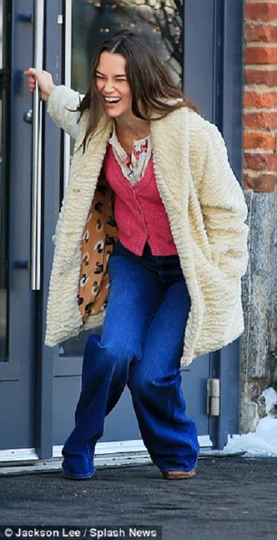 附属美丽剧照的剧照