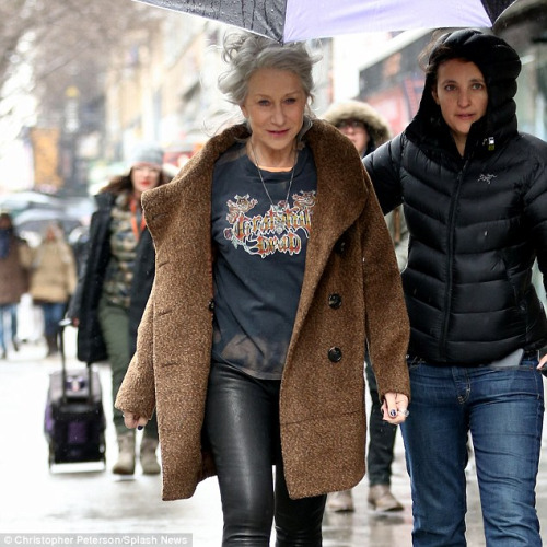 附属美丽剧照的剧照