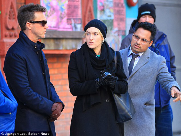 附属美丽剧照的剧照