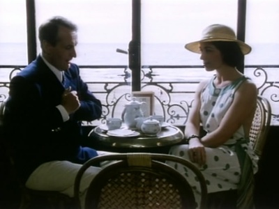 高尔夫球场的疑云剧照的剧照