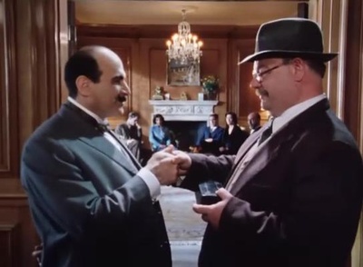 高尔夫球场的疑云剧照的剧照