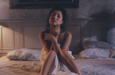 女人的肚脐剧照的剧照