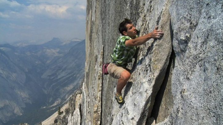 孤身绝壁剧照的剧照