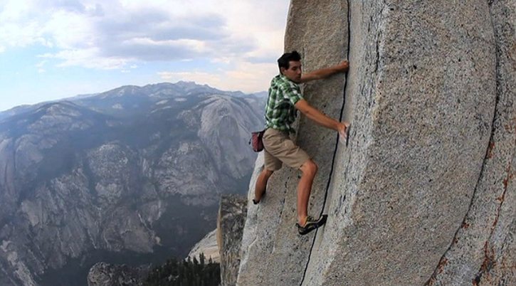 孤身绝壁剧照的剧照