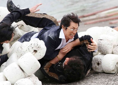 破门：两个疫病神剧照的剧照