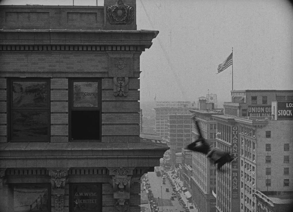 安全至下剧照的剧照