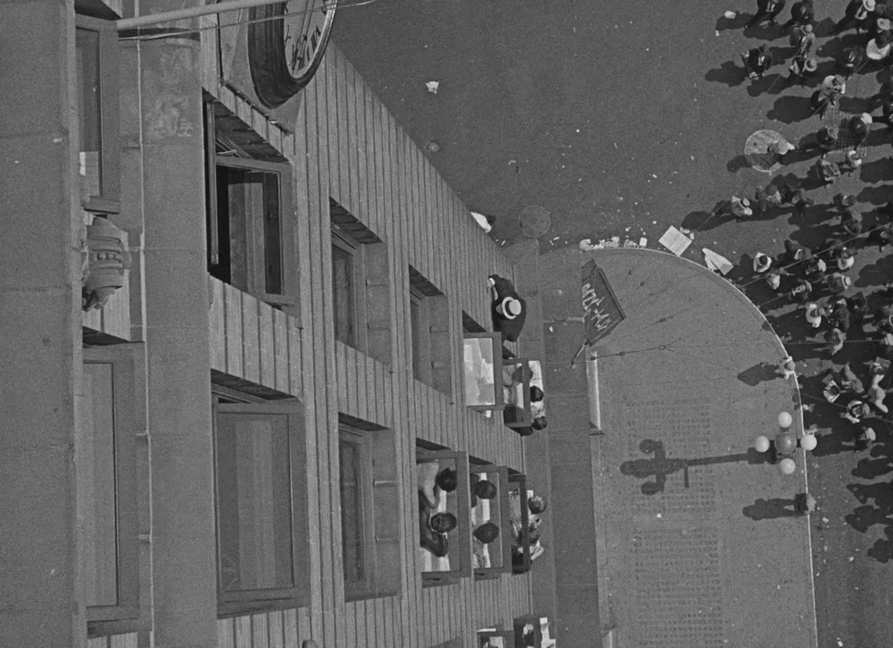 安全至下剧照的剧照