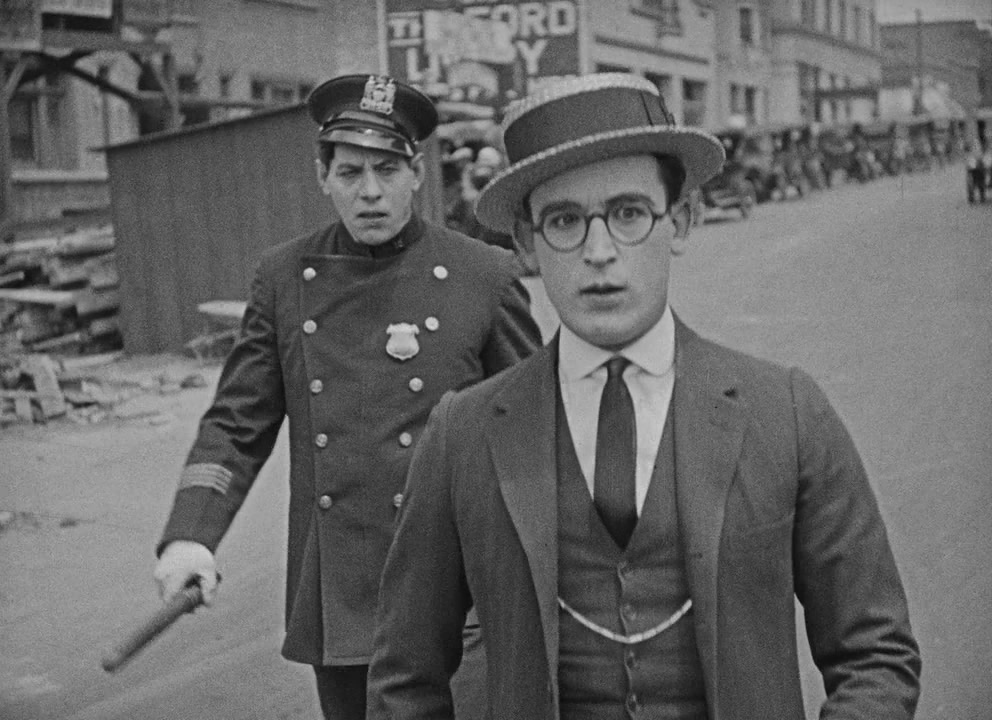 安全至下剧照的剧照