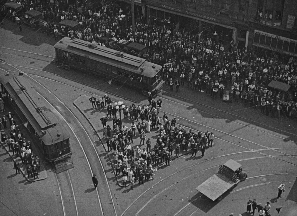 安全至下剧照的剧照