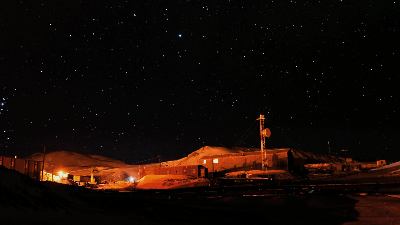 南极洲：冰上的一年剧照的剧照