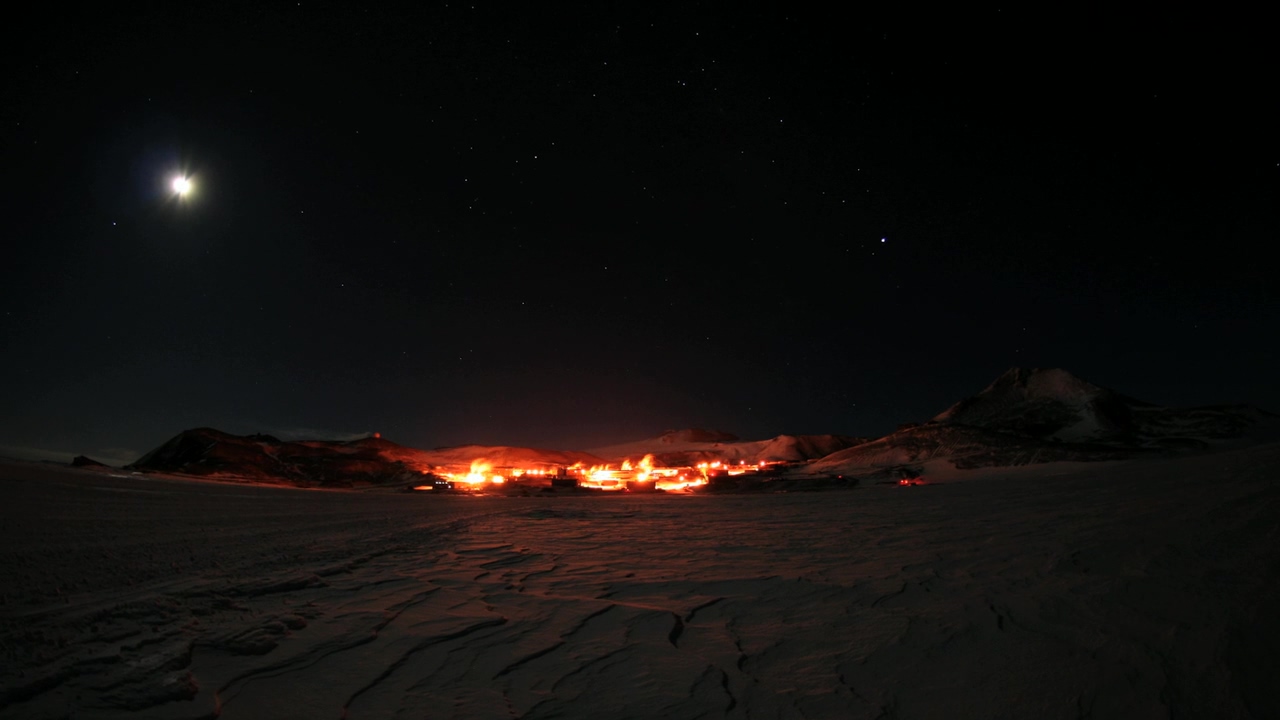 南极洲：冰上的一年剧照的剧照