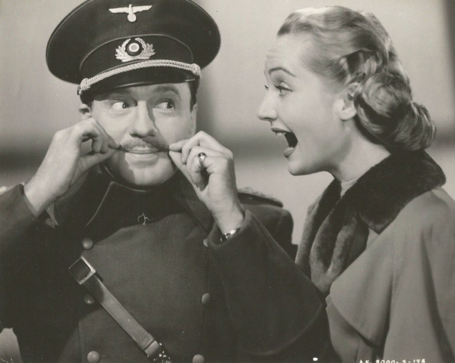 你逃我也逃剧照的剧照