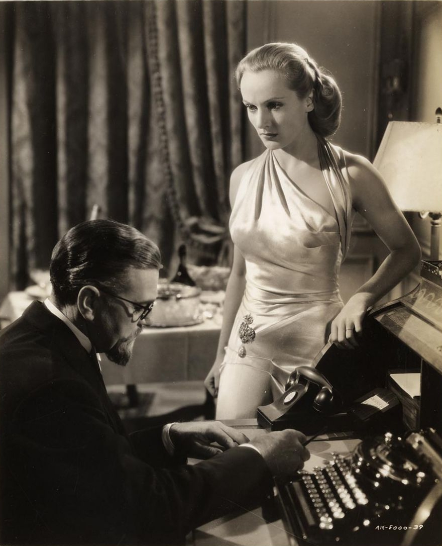 你逃我也逃剧照的剧照