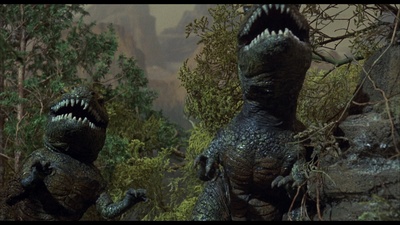 被时间遗忘的土地剧照的剧照