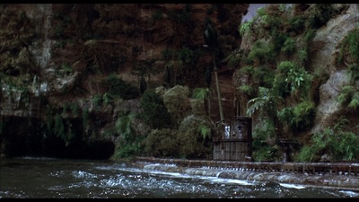 被时间遗忘的土地剧照的剧照