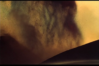 被时间遗忘的土地剧照的剧照