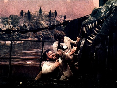 被时间遗忘的土地剧照的剧照