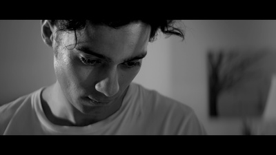 独自夜归的女孩剧照的剧照