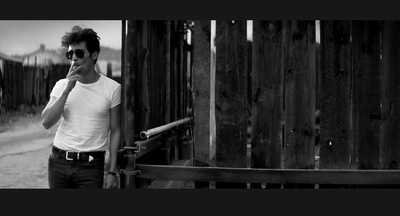 独自夜归的女孩剧照的剧照