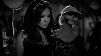 独自夜归的女孩剧照的剧照