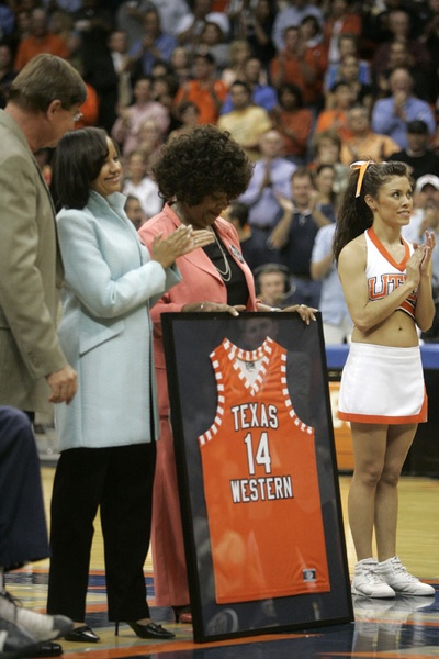 光荣之路剧照的剧照