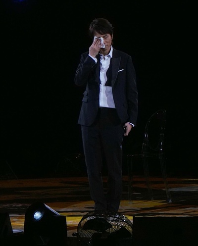 黄子华栋笃笑之金盘剧照的剧照