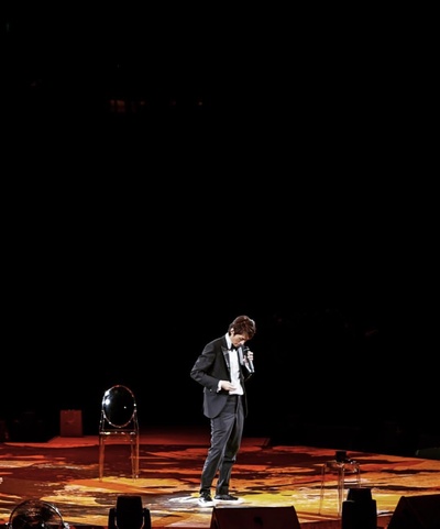 黄子华栋笃笑之金盘剧照的剧照