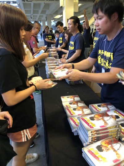 黄子华栋笃笑之金盘剧照的剧照