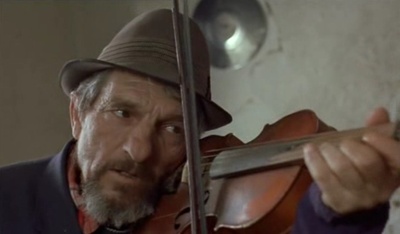 只爱陌生人剧照的剧照