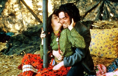 只爱陌生人剧照的剧照