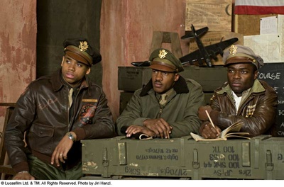 红色机尾剧照的剧照