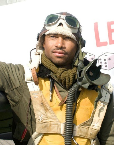 红色机尾剧照的剧照