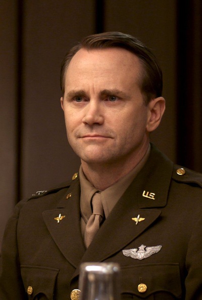 红色机尾剧照的剧照