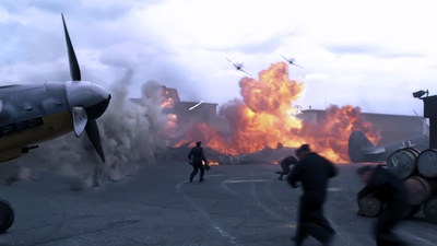 红色机尾剧照的剧照