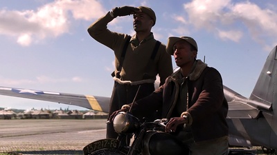 红色机尾剧照的剧照