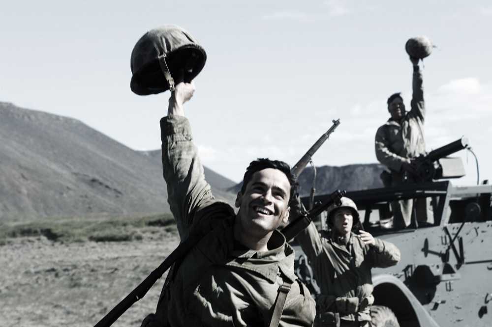 父辈的旗帜剧照的剧照