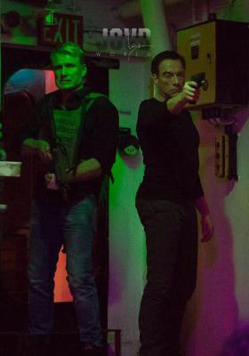 深海越狱剧照的剧照