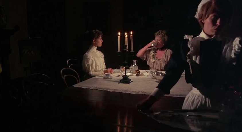 悬崖上的野餐剧照的剧照