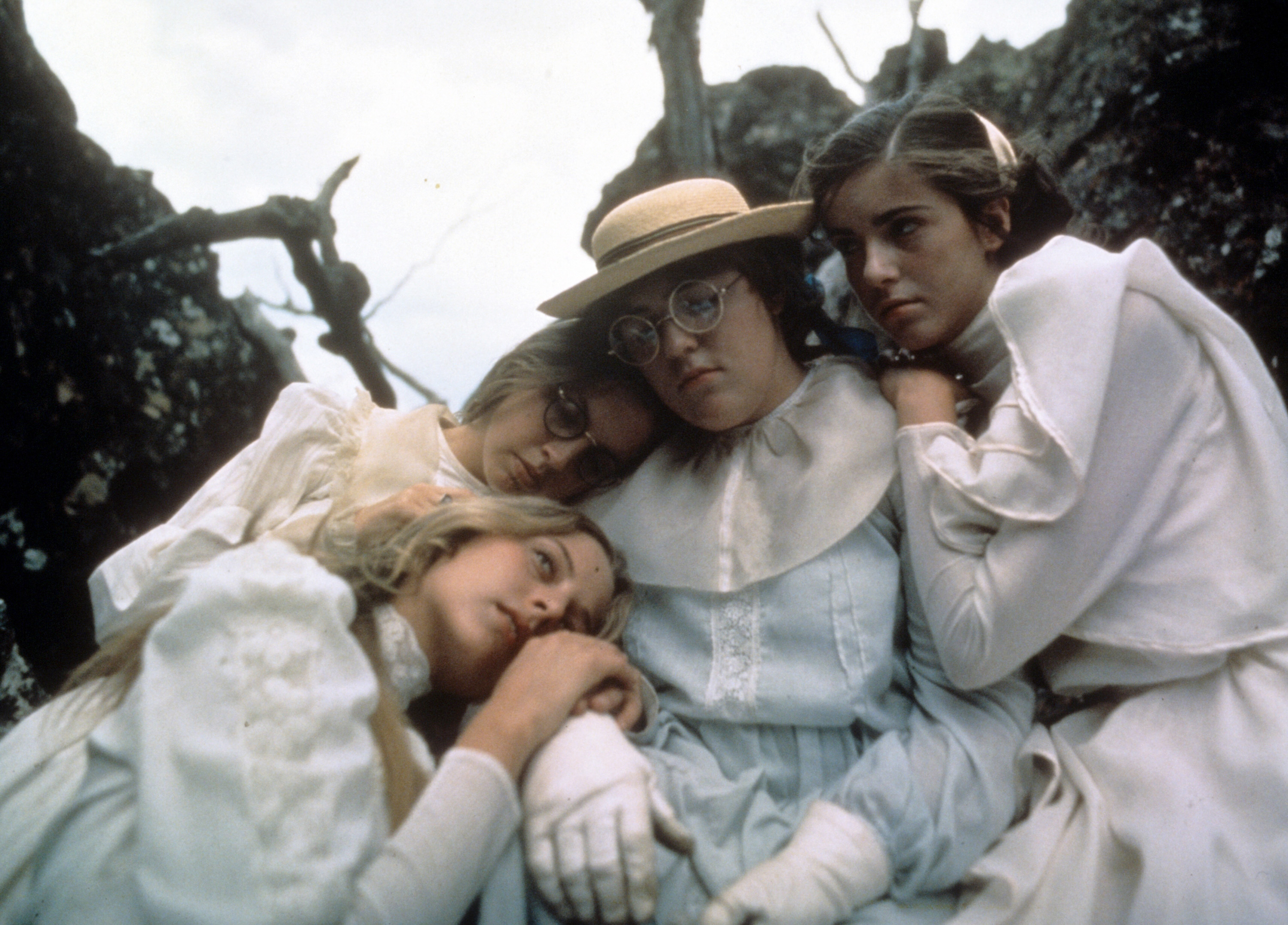 悬崖上的野餐剧照的剧照