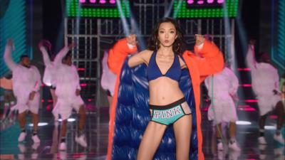 维多利亚的秘密2017时装秀剧照的剧照