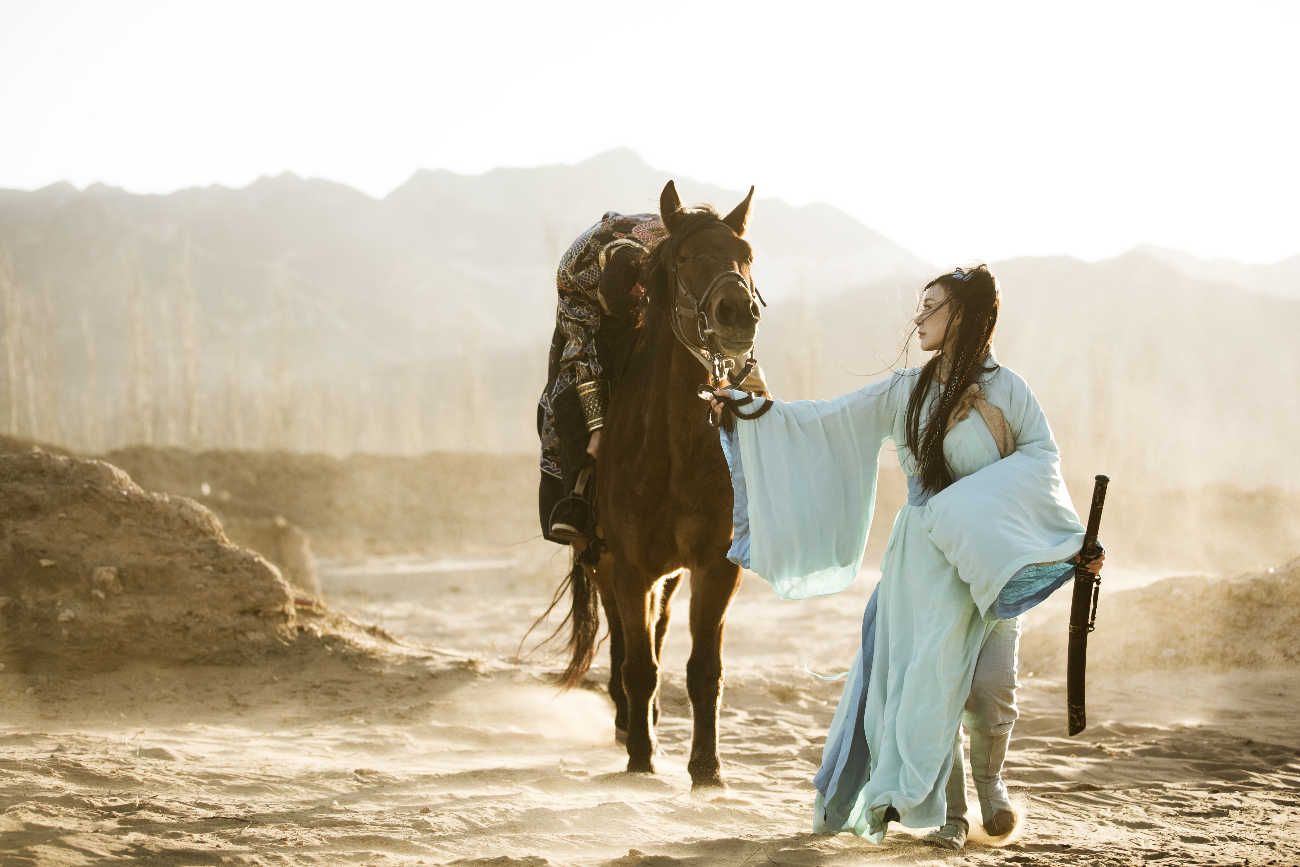 大漠孤侠剧照的剧照